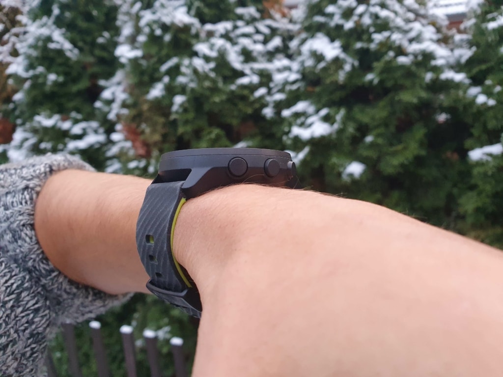 Na pasku zegarka pozostają zabrudzenia