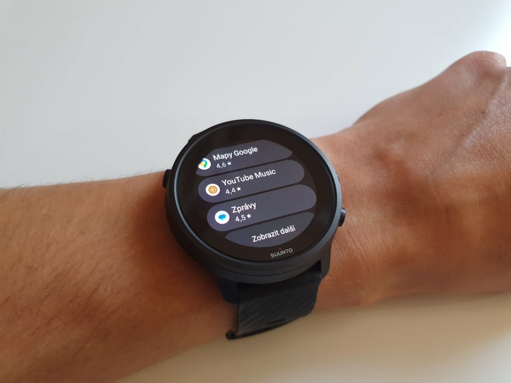 Google Play umożliwia pobieranie różnych aplikacji, narzędzi i tarcz zegarka