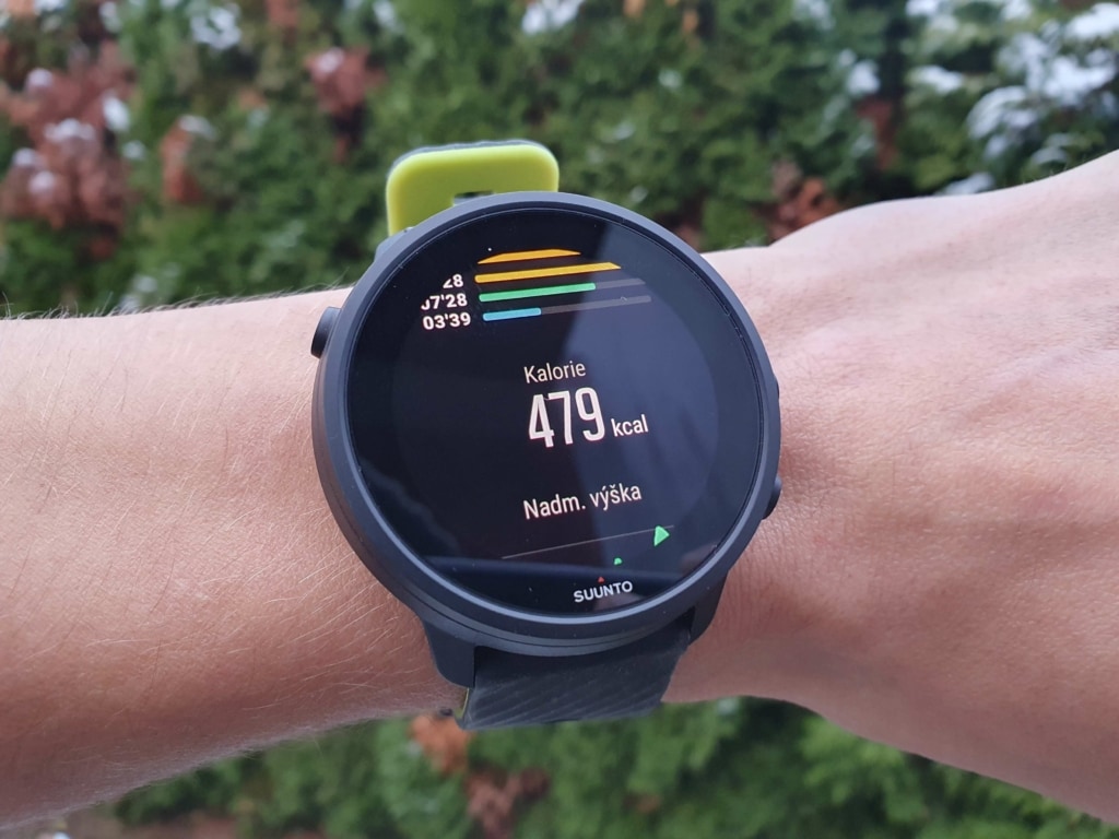 Zegarek rejestruje również liczbę aktywnie spalonych kalorii