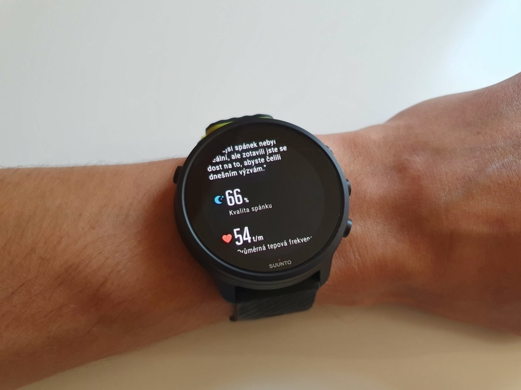 Podsumowanie zawiera również krótki komentarz