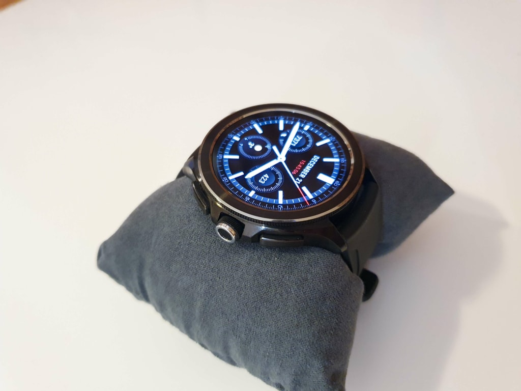 Koronka składa się z części radełkowanej i gładkiej