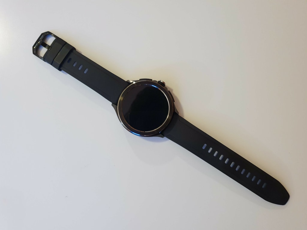 Konstrukcja jest bardziej elegancka niż sportowa