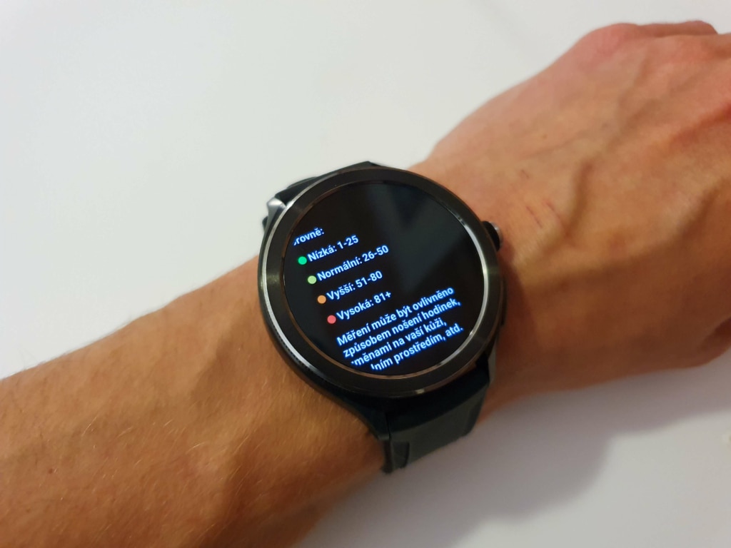 Zegarek oferuje wskazówki do odczytów