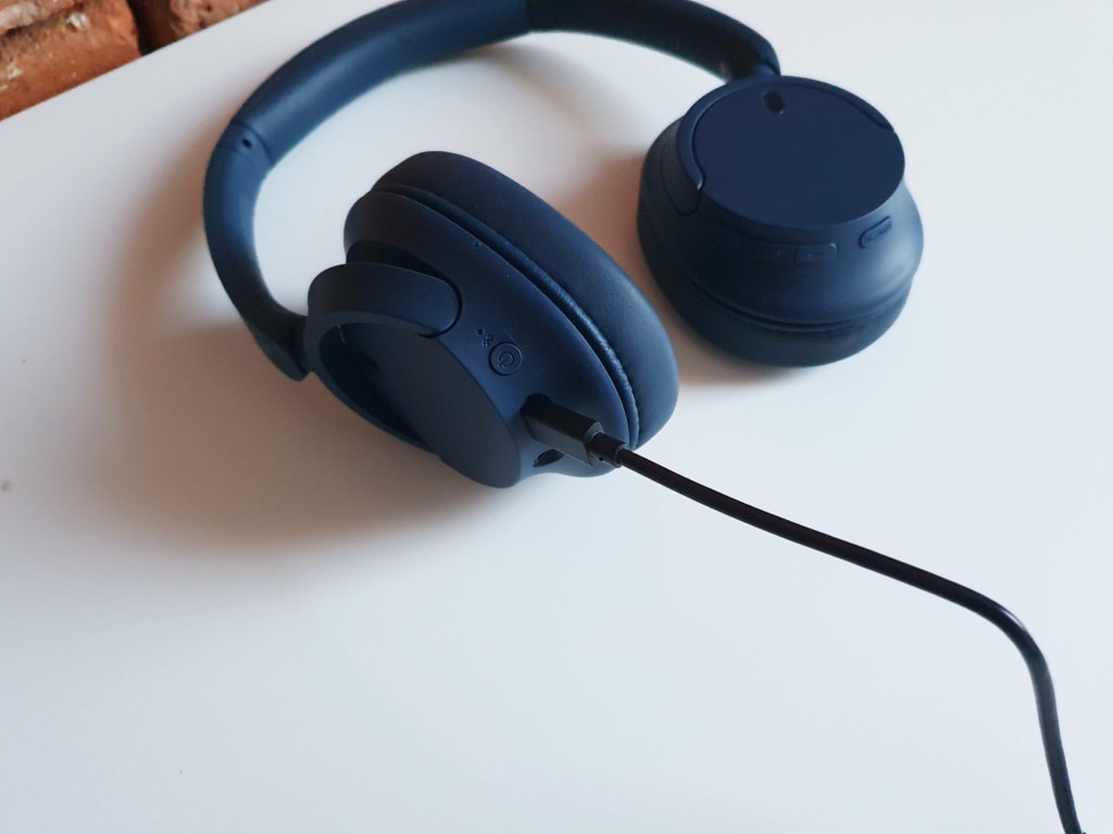 Szybkie ładowanie to mocna strona słuchawek
