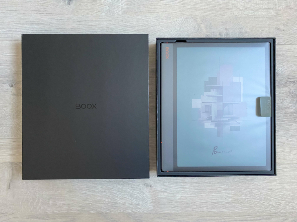 Notebook posiada pokrywę ochronną