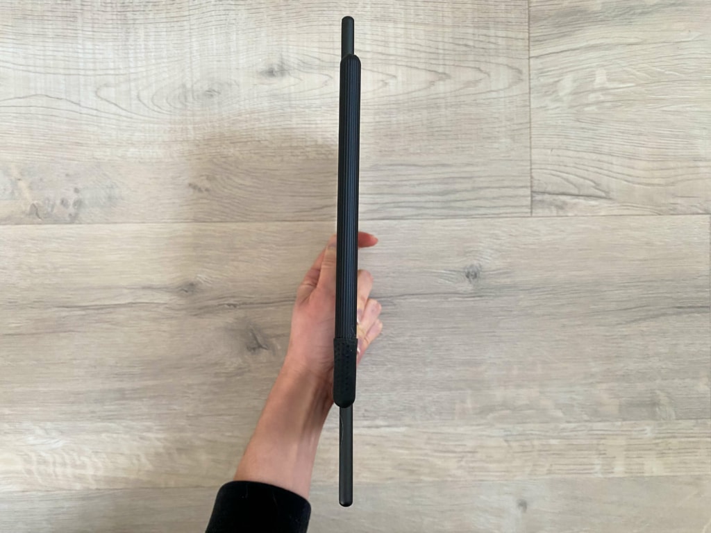 Notebook jest przyjemnie cienki