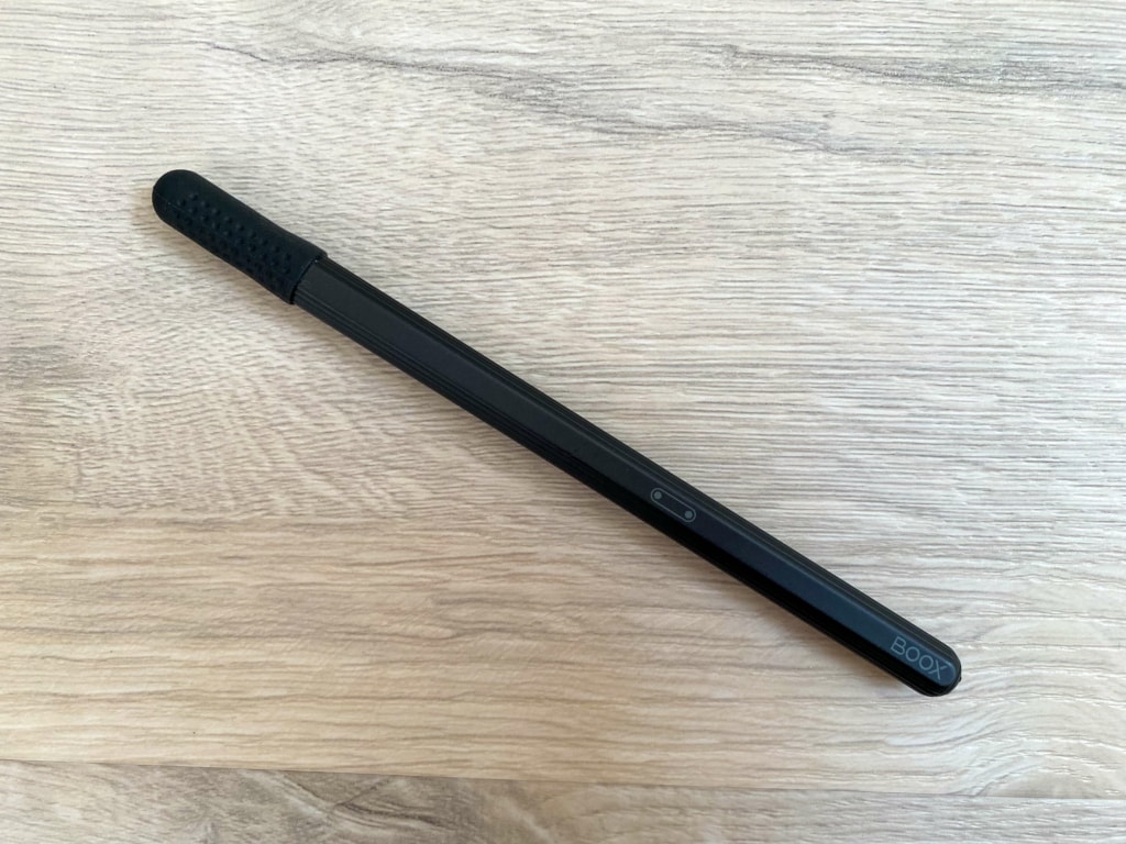 Pióro posiada osłonę ochronną