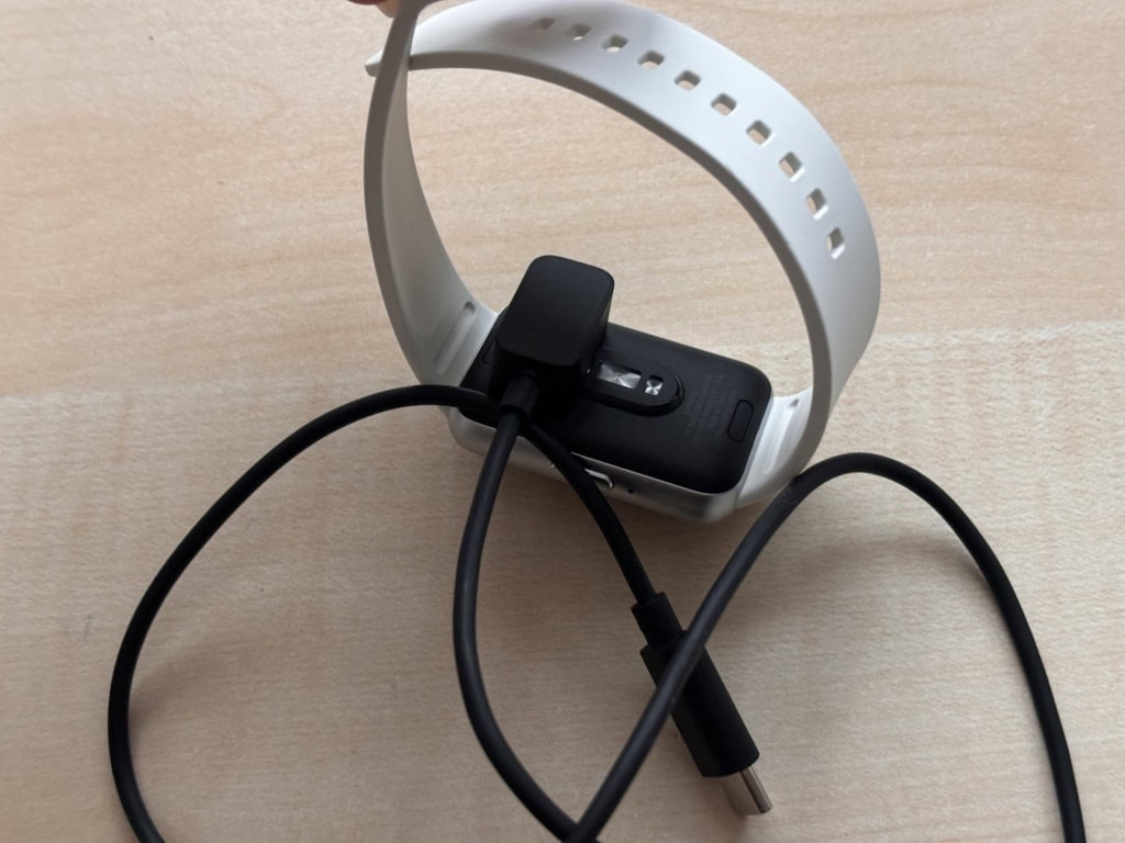 Pełne ładowanie trwa około 50 minut