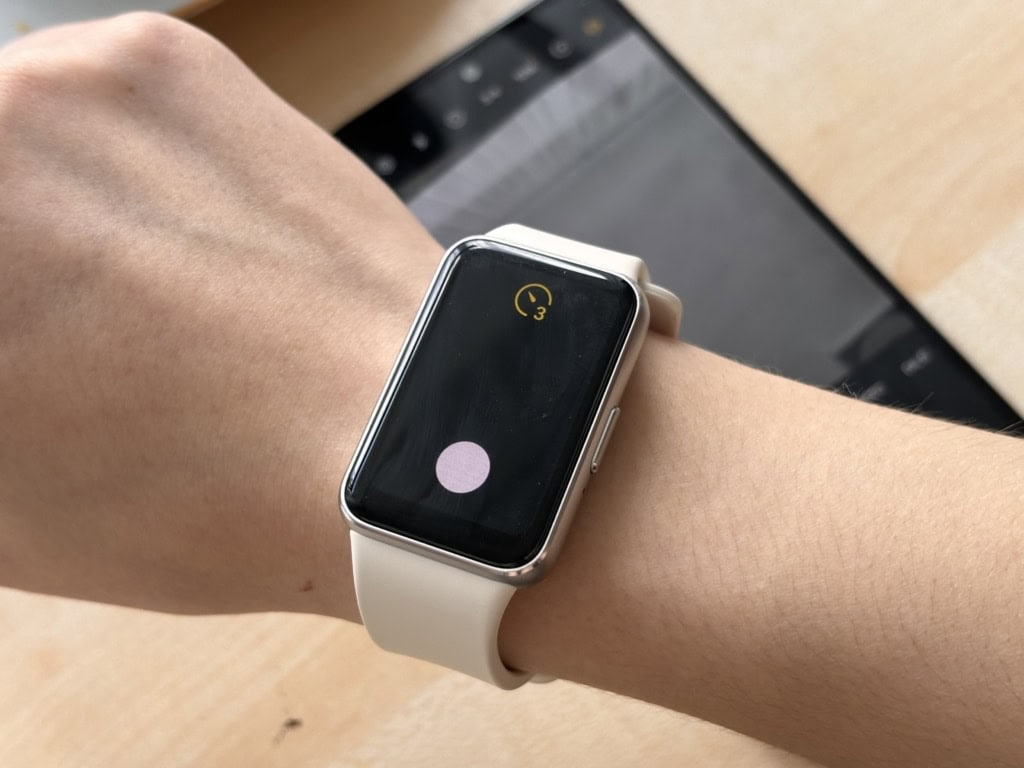 Zdalne wyzwalanie zdjęć lub filmów z telefonu