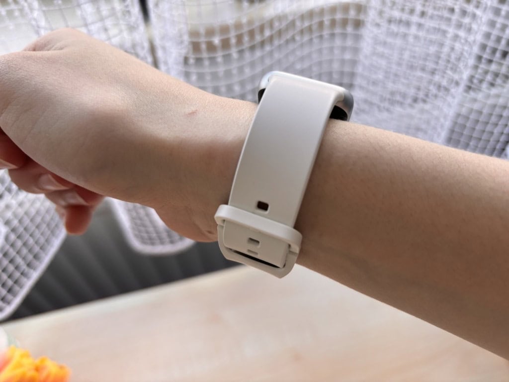 Bransoletka pasuje jak ulał na nadgarstek