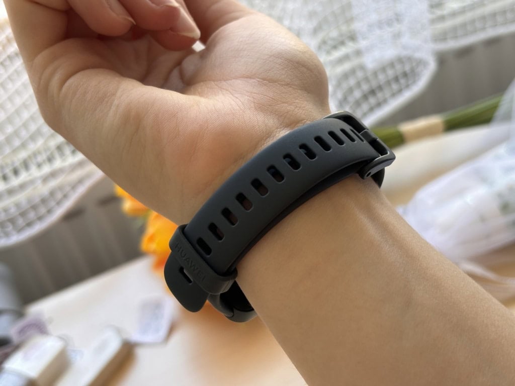 Długi pasek z dziurkami