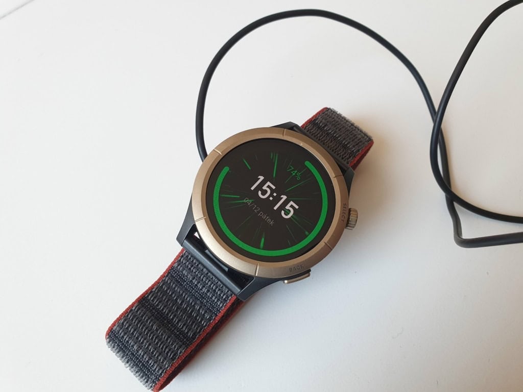 Czas pracy zegarka na baterii był miłym zaskoczeniem