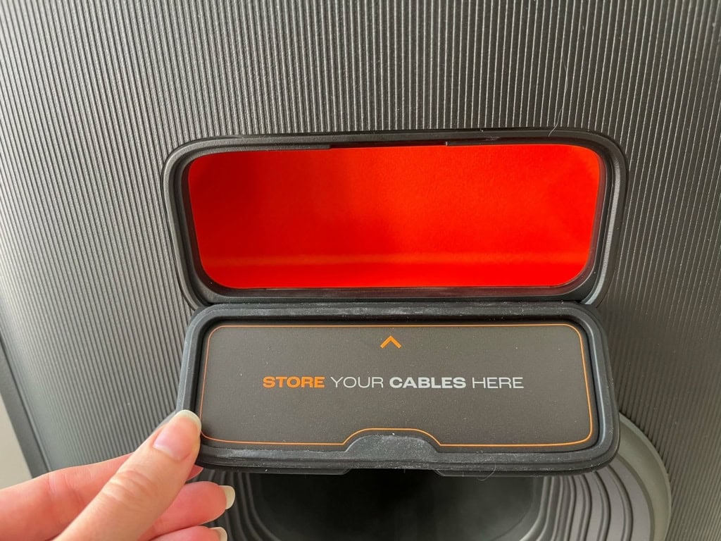 Miejsce na umieszczenie przewodu zasilającego