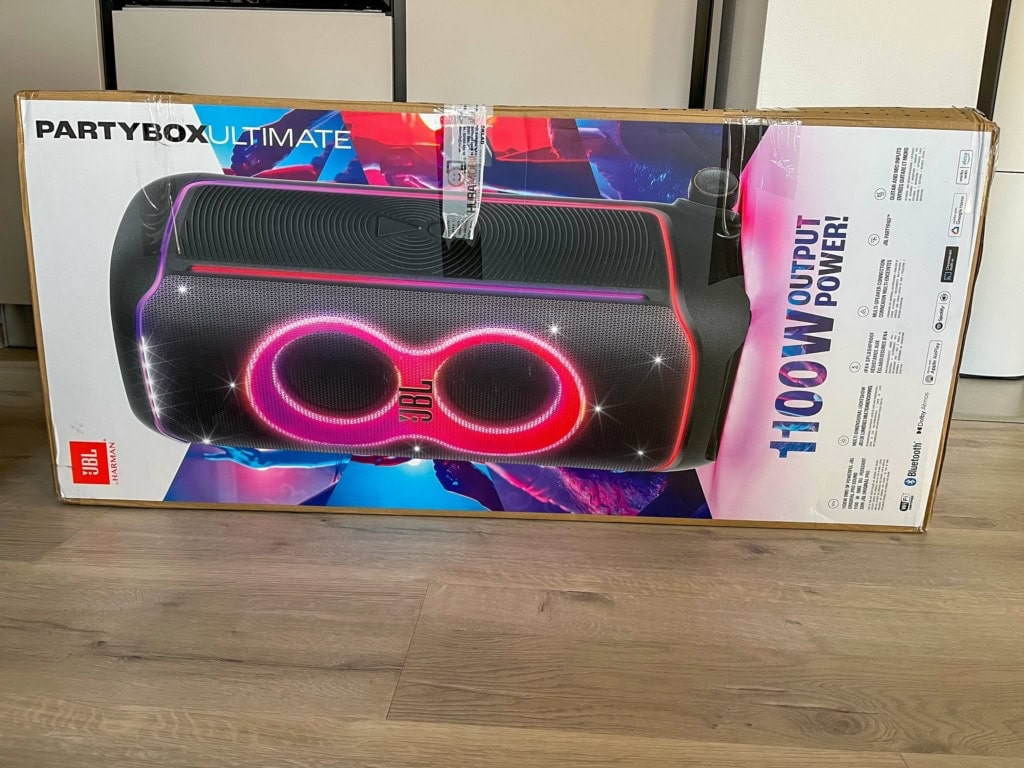 W środku wszystko jest precyzyjnie zapakowane