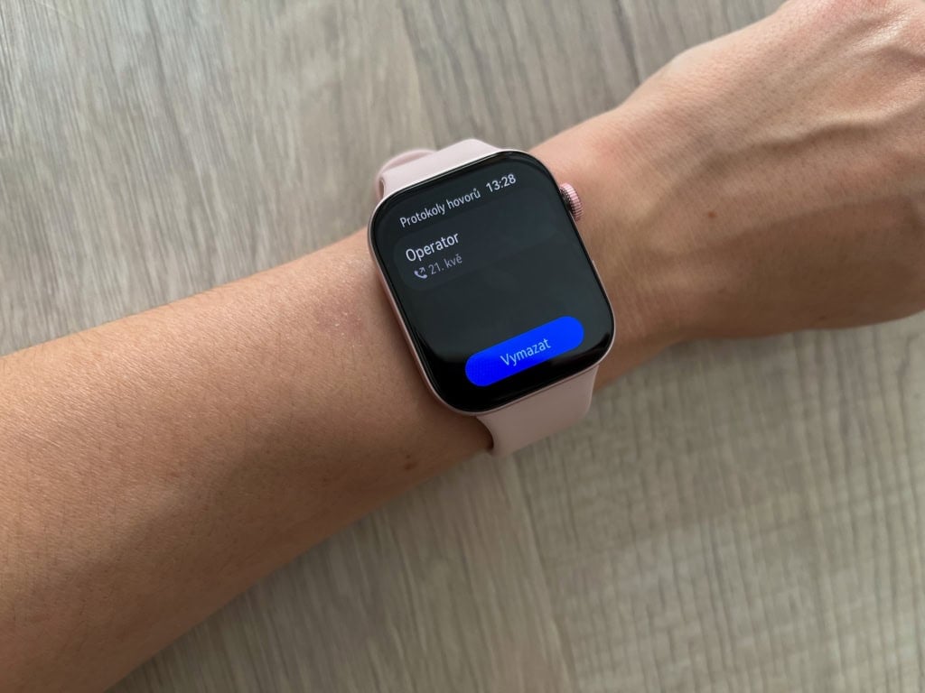 Z poziomu zegarka można wygodnie wykonywać połączenia