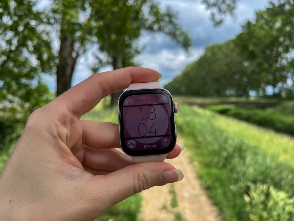 Wyświetlacz jest jasny i wyraźny