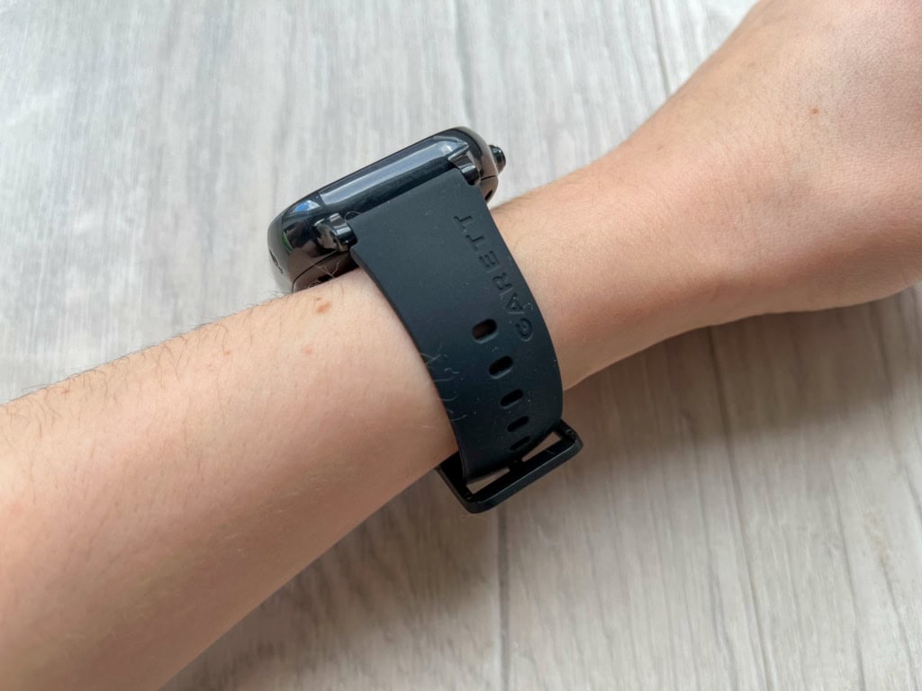 Pasek jest przyjemny w dotyku