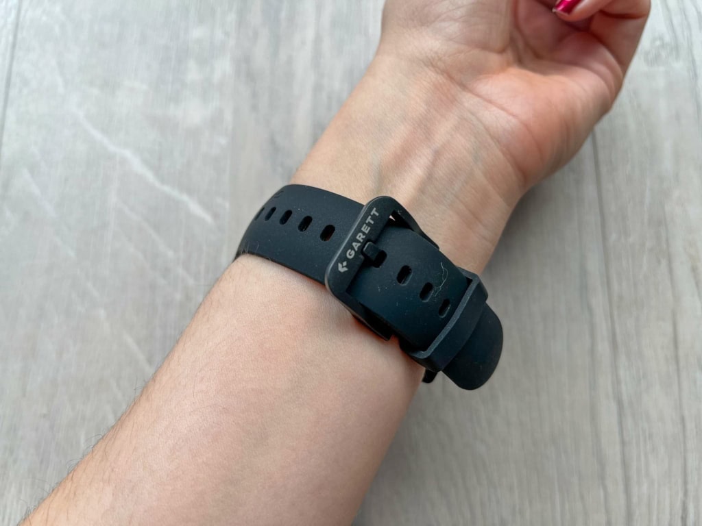 Posiada klasyczne zapięcie