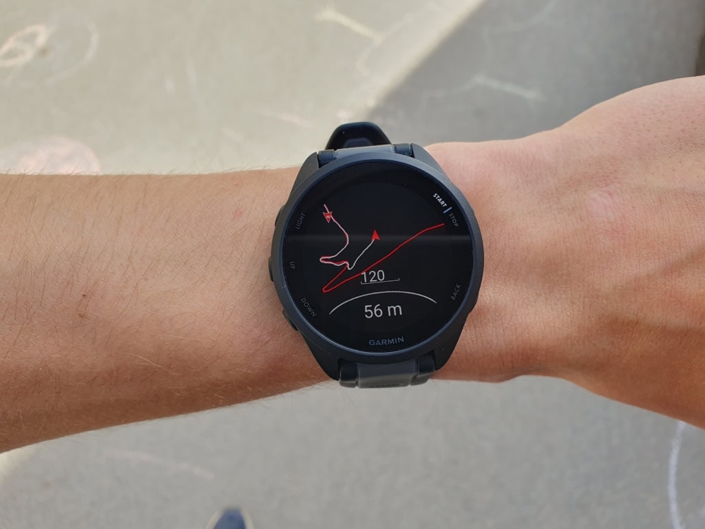 Odchylenie od trasy jest wyraźnie widoczne