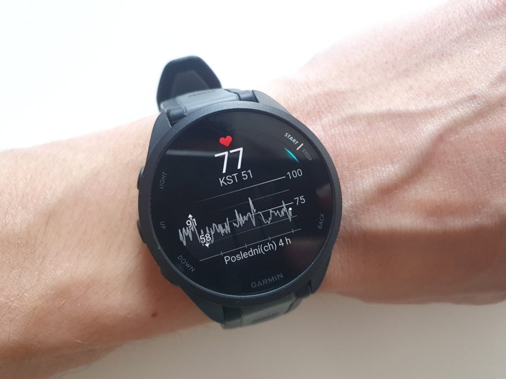 Dostępny jest również ciągły pomiar tętna