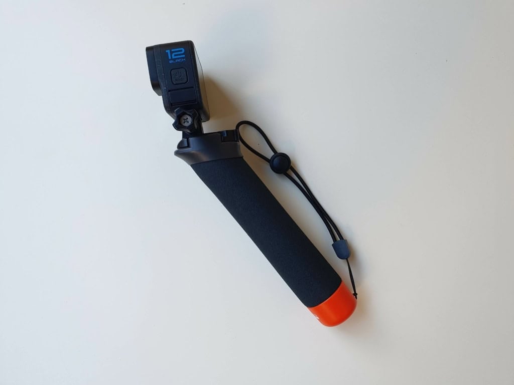 Uchwyt ma piankową powierzchnię zapewniającą wygodny chwyt