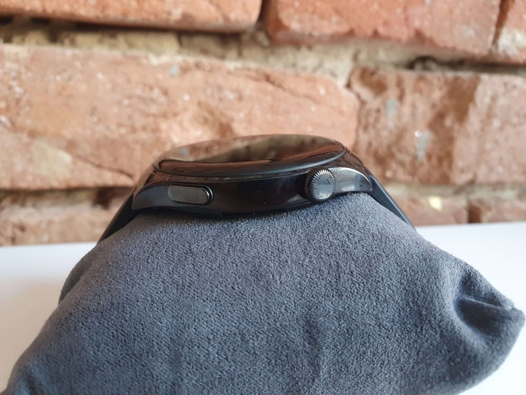 Koronka i przycisk dominują w większości zegarków Huawei