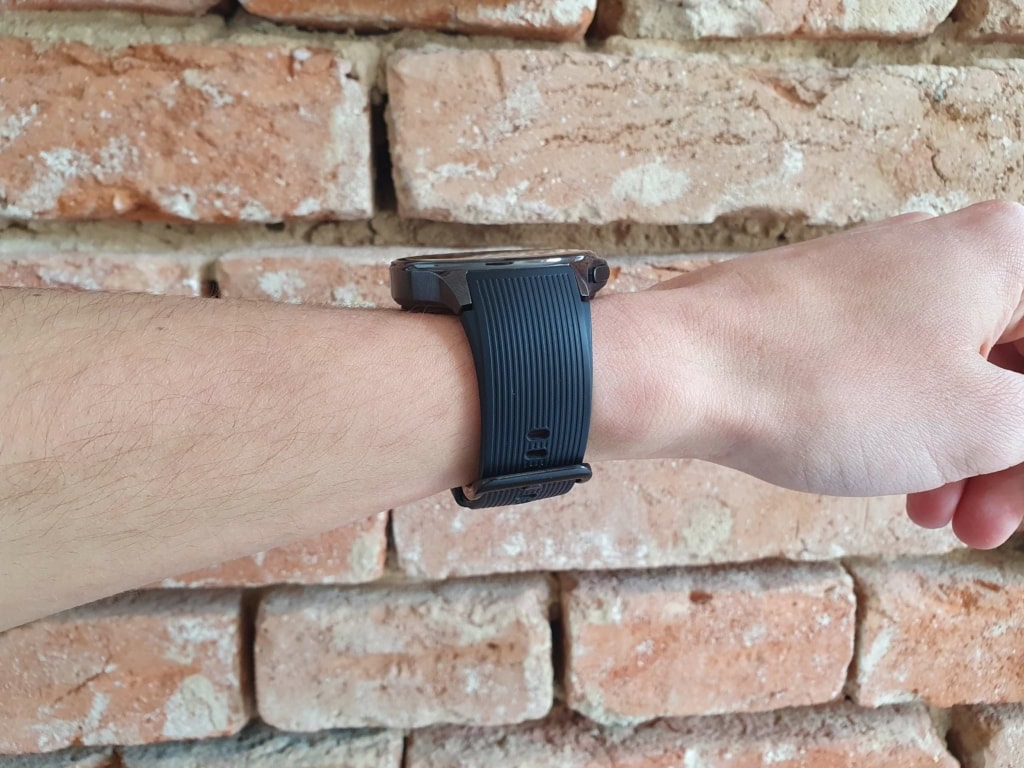 Pasek jest typu Quick Release, więc można go wymienić