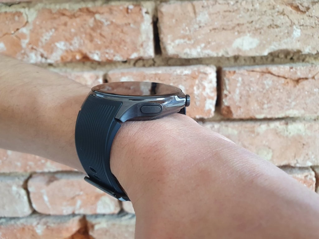 Na zegarku znajdują się tylko dwa przyciski