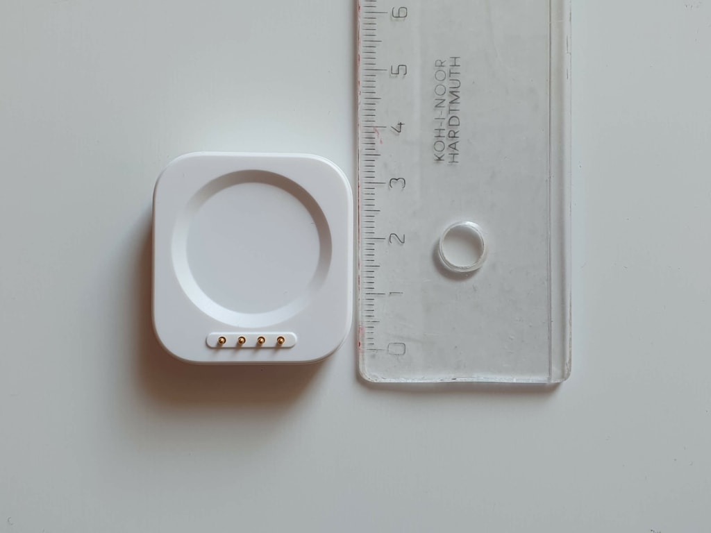 Powierzchnia ładująca z portem USB-C jest poręczna