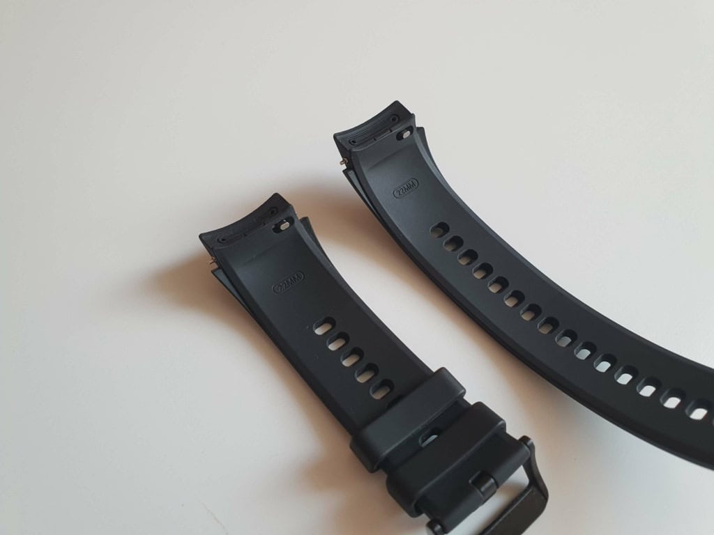 pasek o szerokości 22 mm jest wygodny