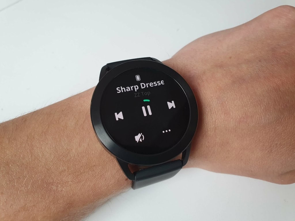 Zegarka można używać do sterowania odtwarzaniem muzyki na telefonie