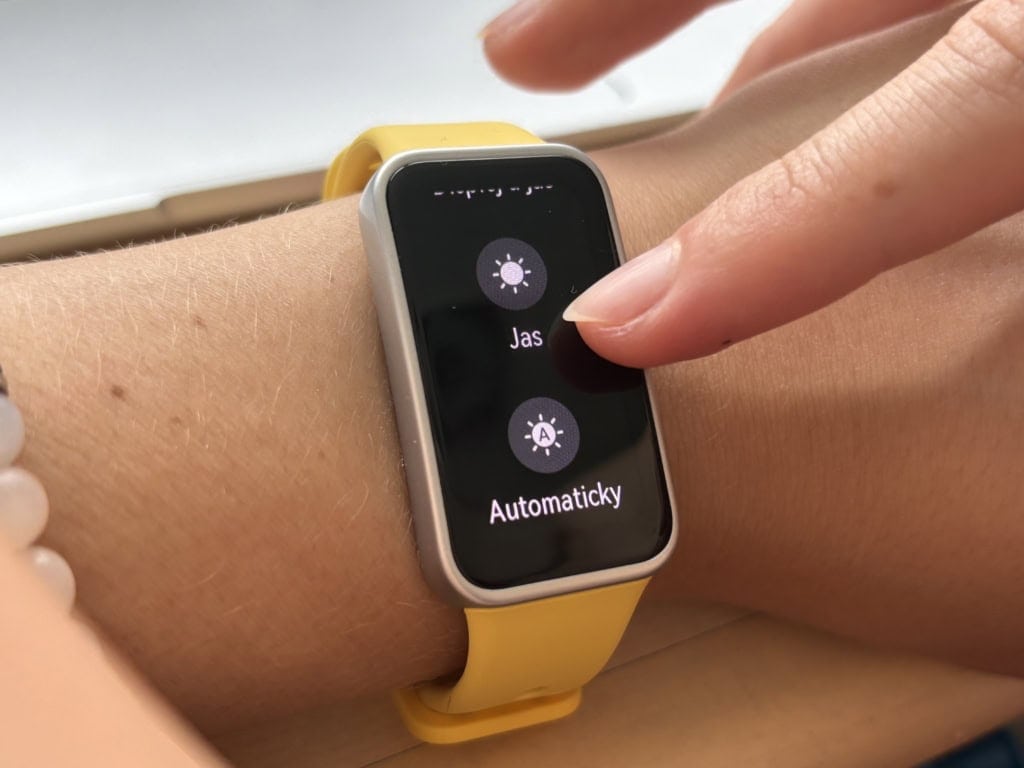 Możesz włączyć automatyczną jasność