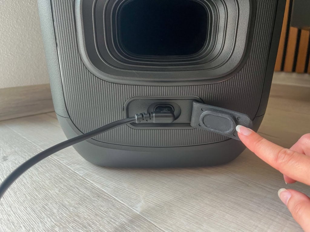 Umístění napájecího kabelu