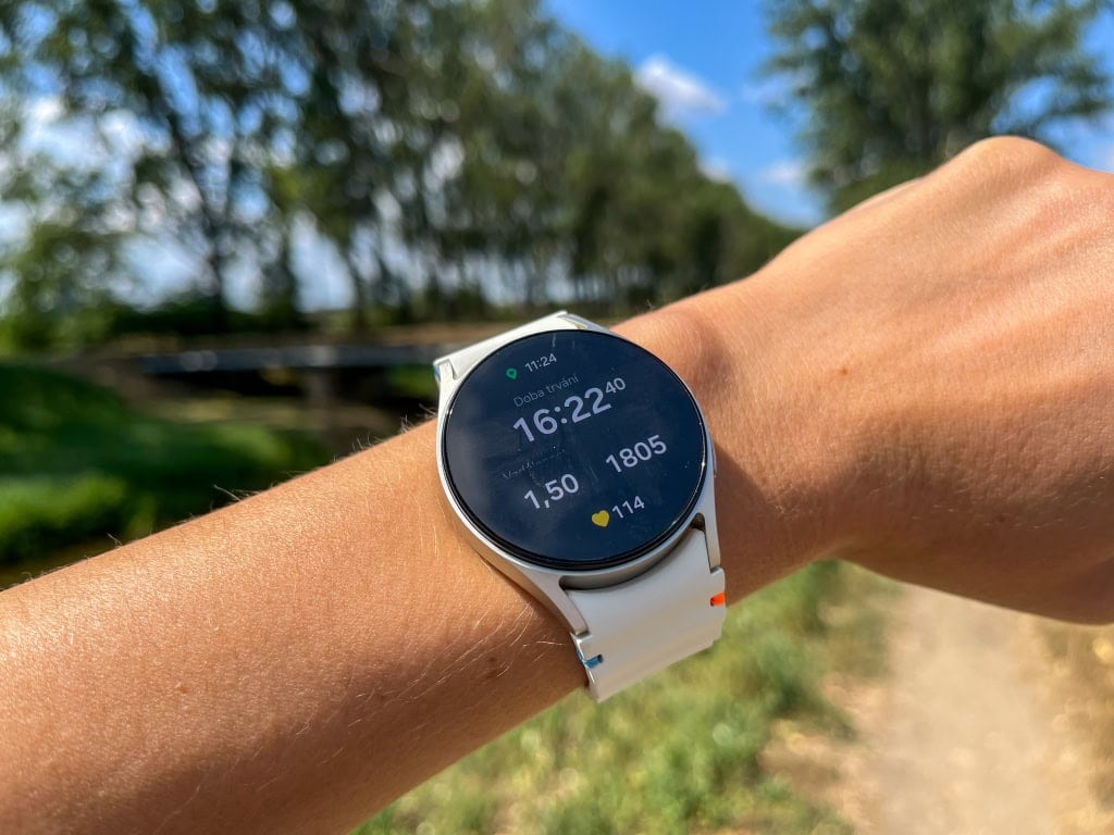 Czytelny wyświetlacz AMOLED