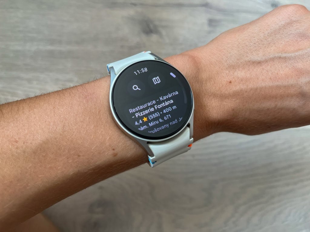 Możesz wyszukiwać miejsca na mapie