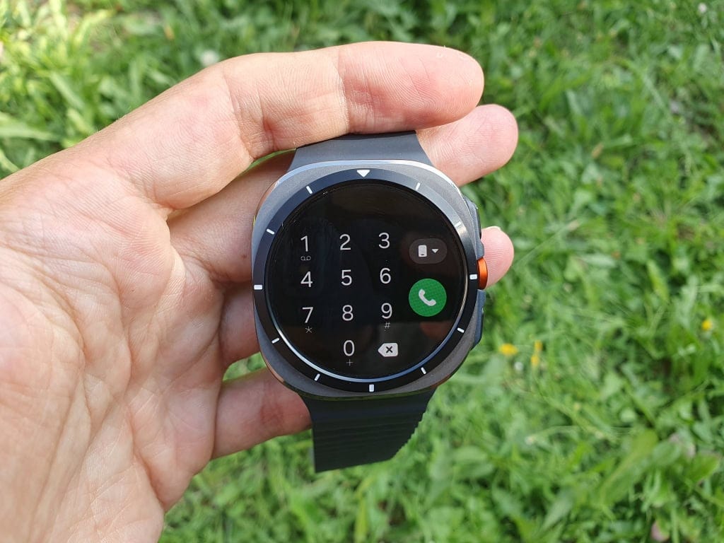 Do wybrania numeru można użyć klawiatury numerycznej