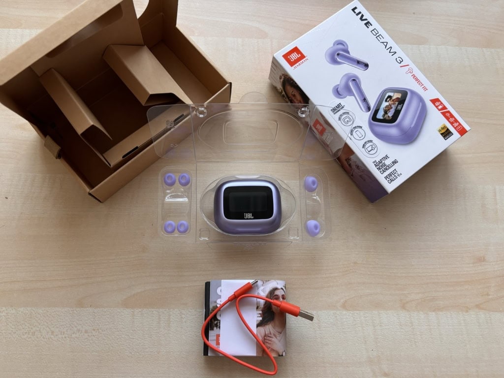 W pudełku znajdują się cztery rozmiary wtyczek