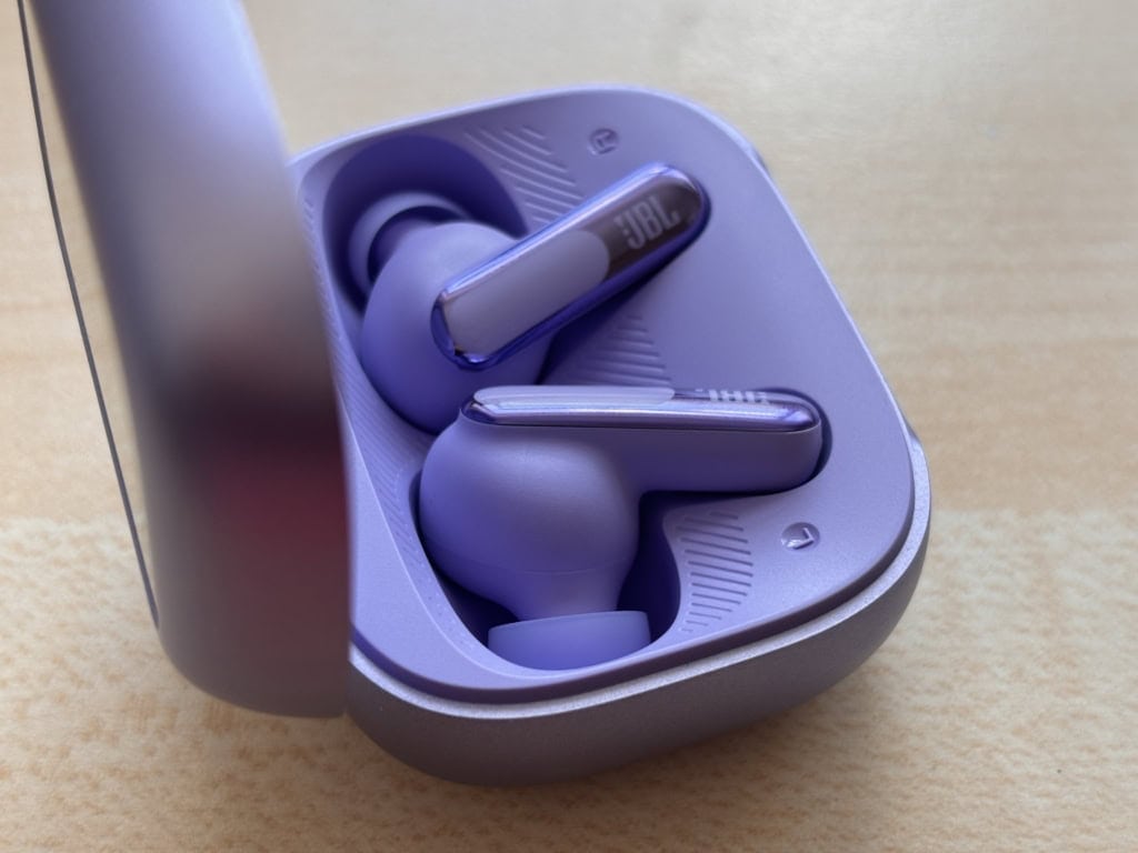 Słuchawki wyróżniają się kolorem