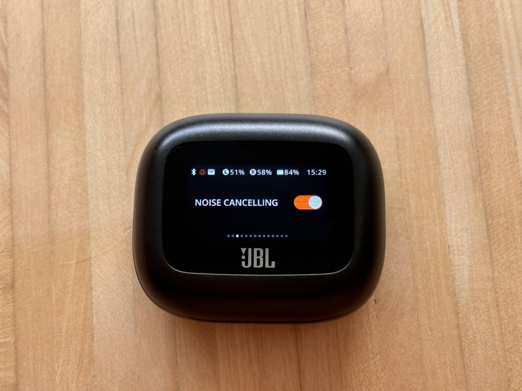 Użytkownik kontroluje tryb redukcji szumów