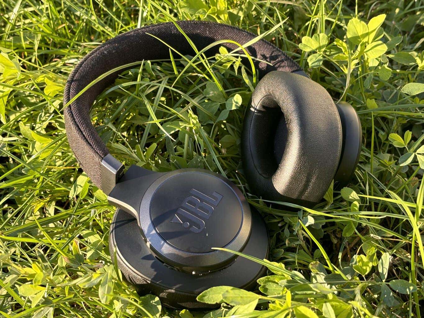 Recenzja: słuchawki bezprzewodowe JBL Live 770NC