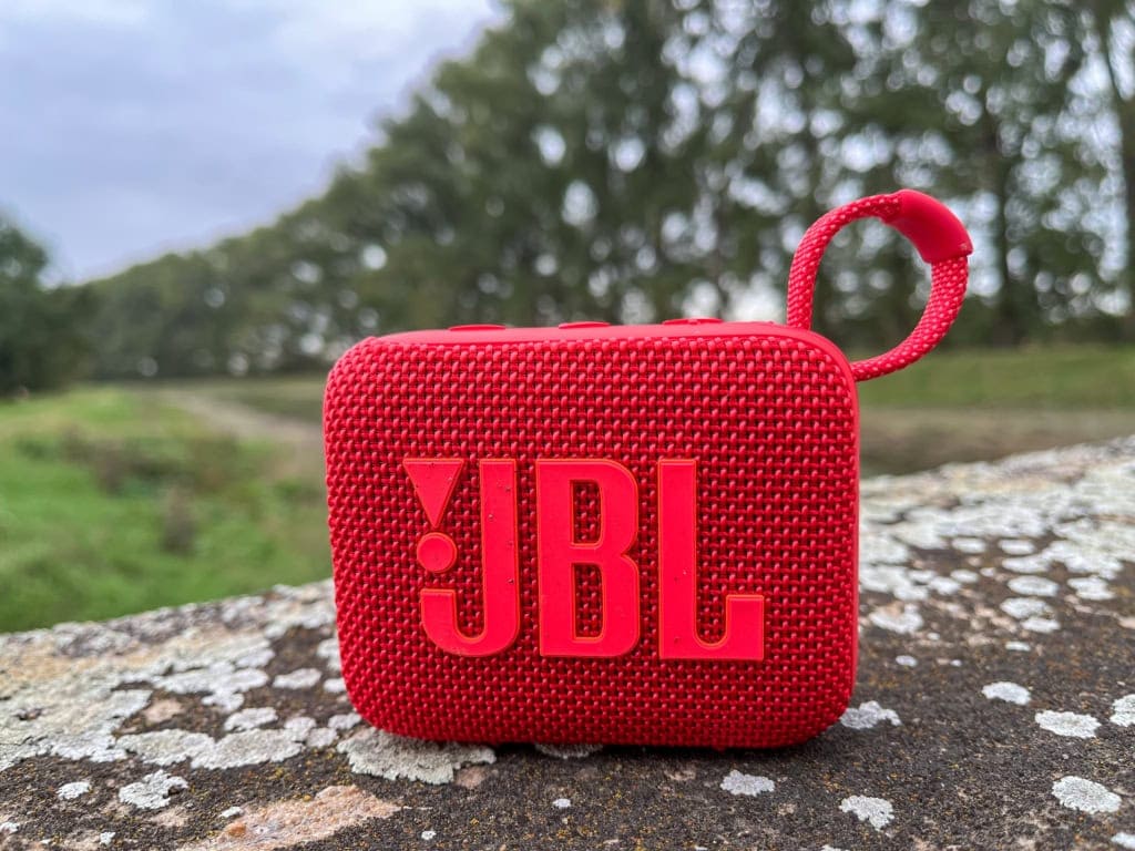 Jest odporny na kurz i wodę