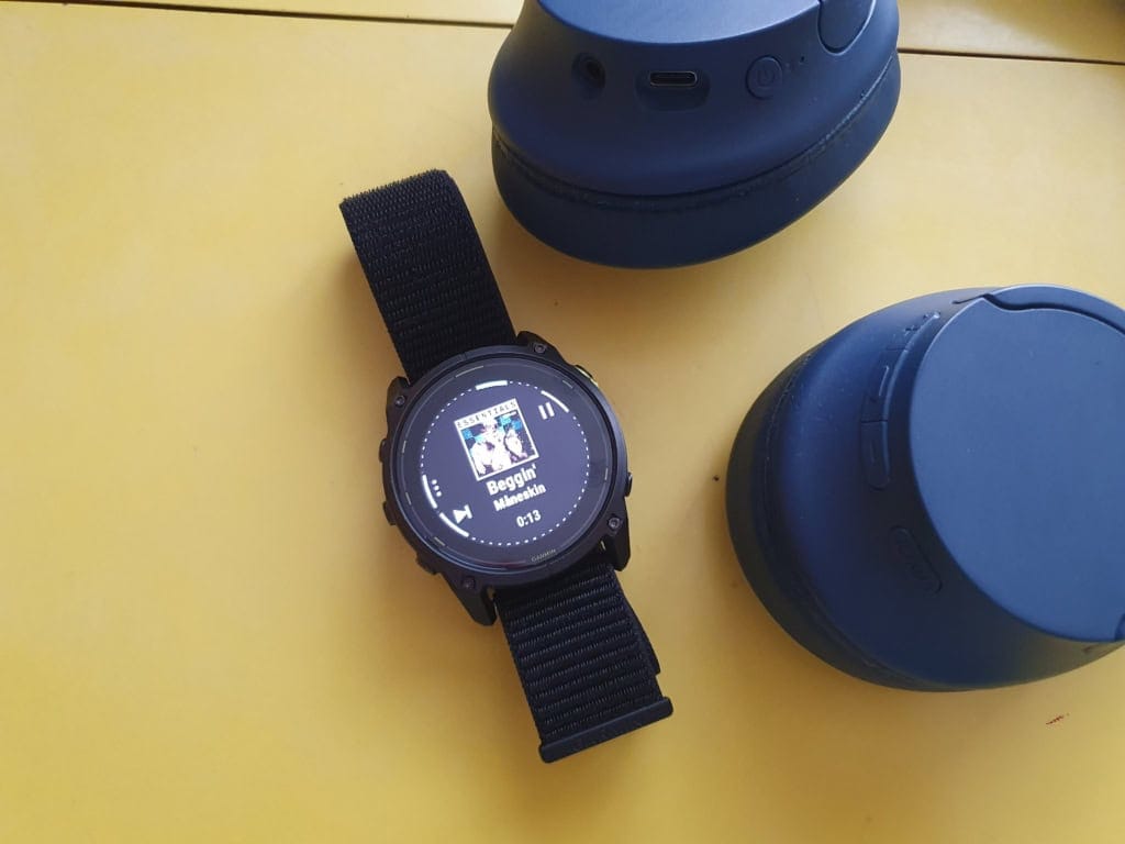 Do zegarka można kopiować własne pliki mp3