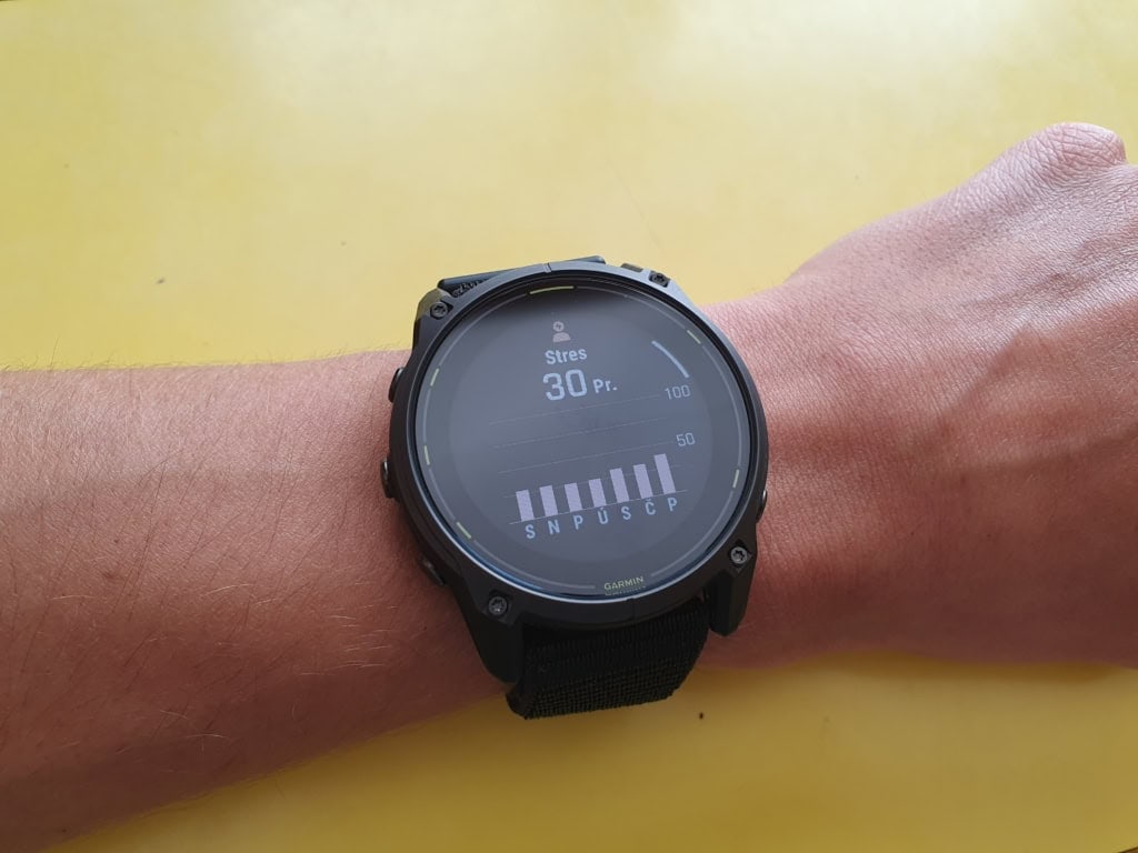 Można również wyświetlić historię stresu