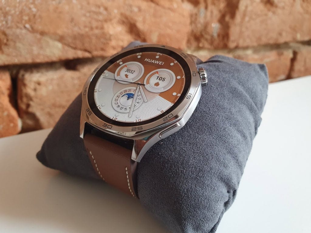 Z boku znajdują się dwa przyciski