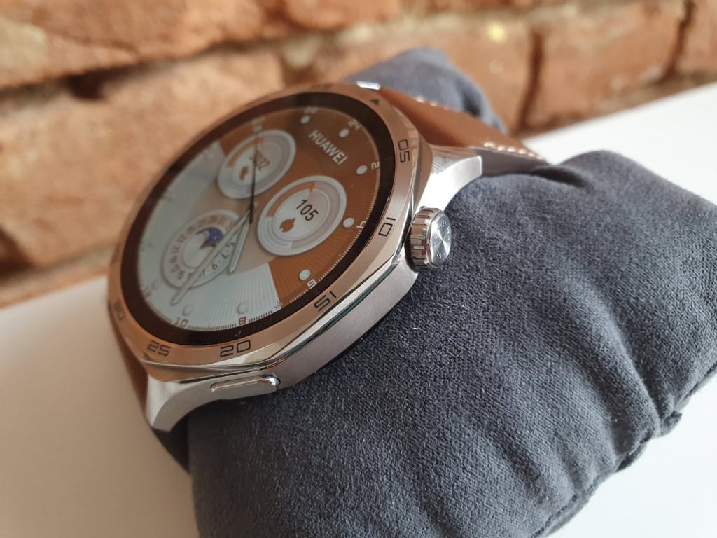 Górny przycisk to obrotowa koronka