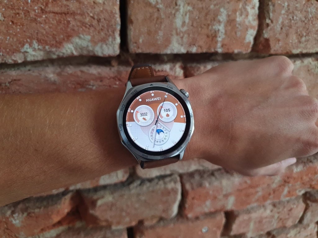 Pod względem wzornictwa zegarek jest podobny do Huawei Watch GT 4