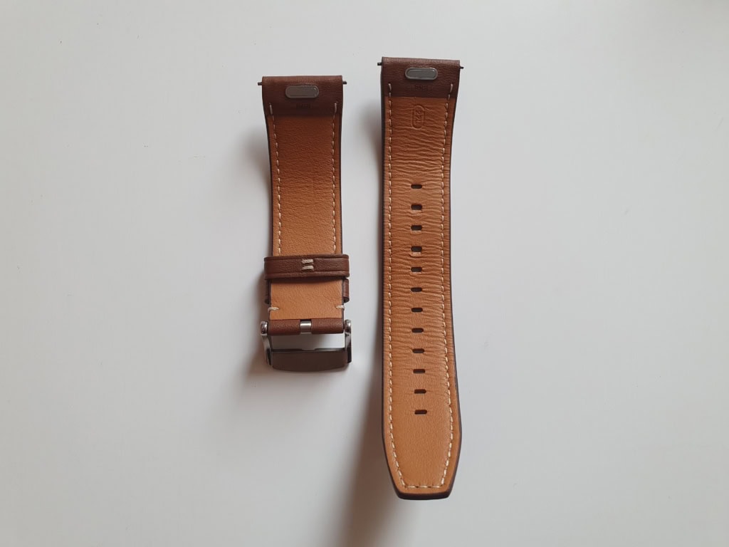 Zegarek jest kompatybilny z paskami 22 mm