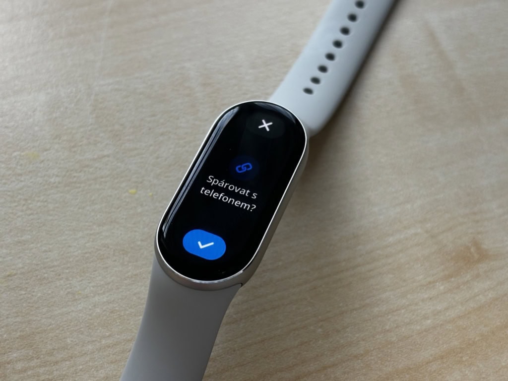 Obsługuje urządzenia z systemem iOS i Android