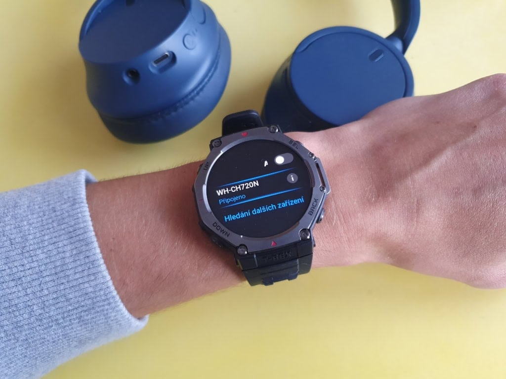 Podłączanie słuchawek jest szybkie i łatwe