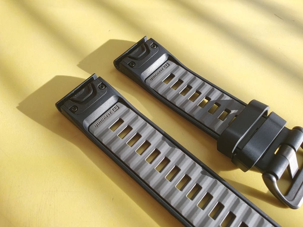 Zegarek obsługuje paski QuickFit 22 mm